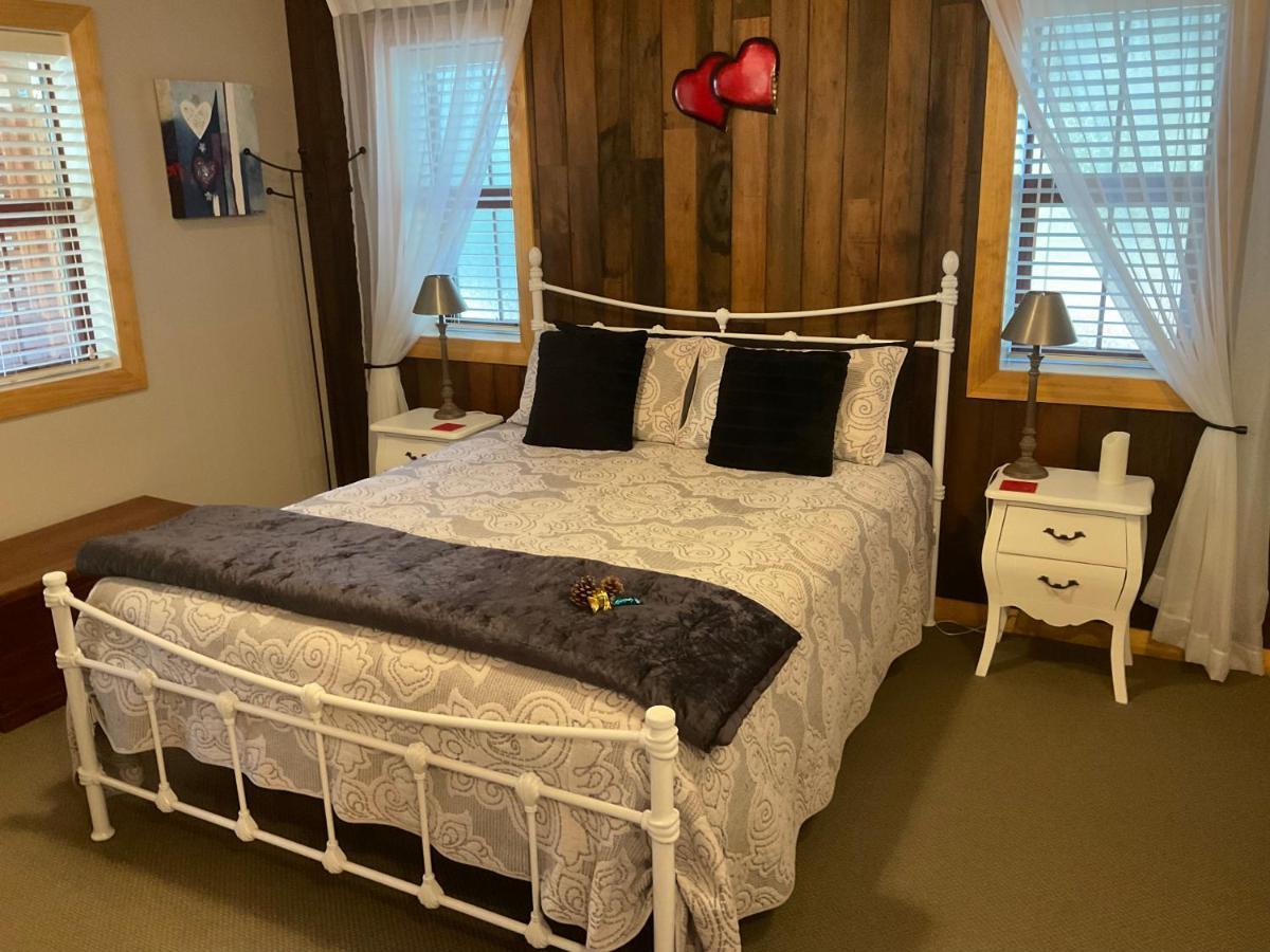 Real Romance Cottage ハンマー・スプリングス エクステリア 写真