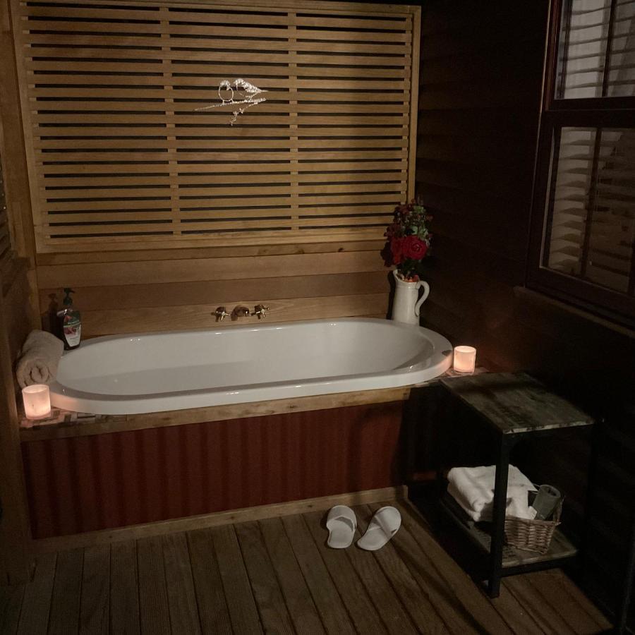 Real Romance Cottage ハンマー・スプリングス エクステリア 写真